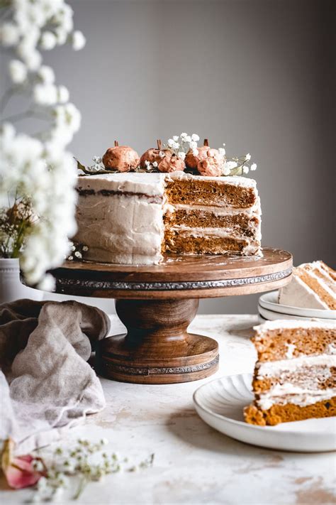 soft-fluffy-vegan-pumpkin-cake-with-vegan-cream image