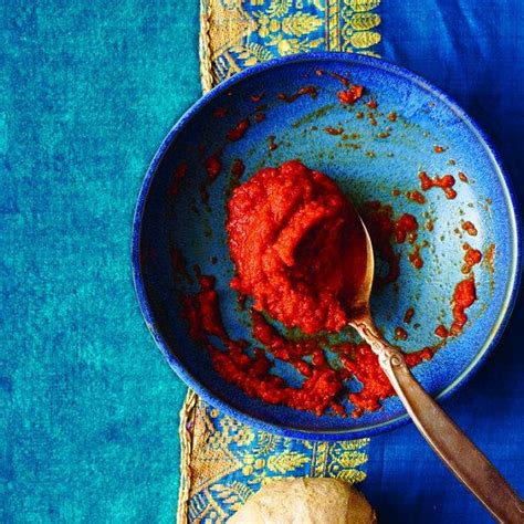 how-to-make-spicy-curry-paste-chatelaine image