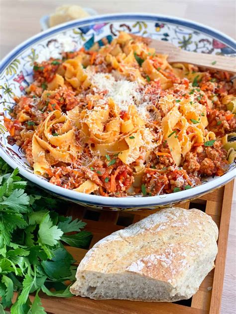 classic-italian-ragu-recipe-meat-sauce-cucinabyelena image