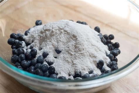 blueberry-pie-valeries-kitchen image