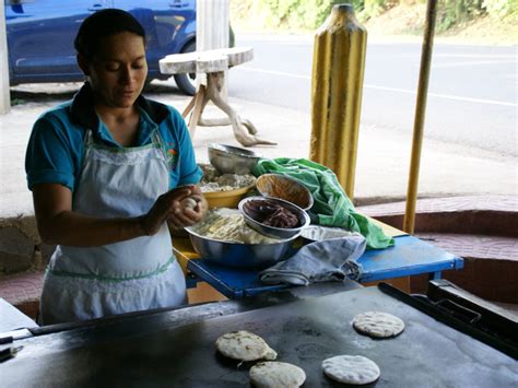 pupusas-recipe-salvadoran-honduran-stuffed image