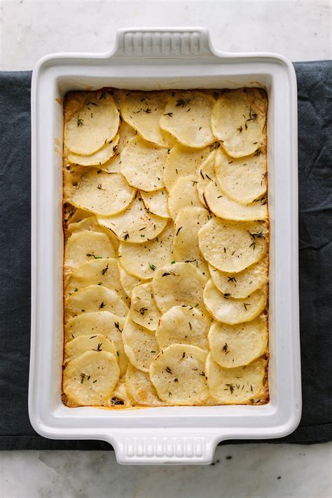 vegan-scalloped-potatoes-the-simple-veganista image