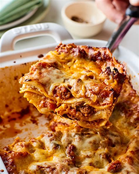 how-to-make-lasagna-really-easy-recipe-with-beef image