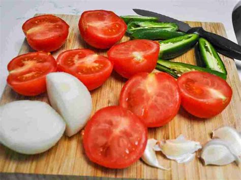 chipotle-salsa-healthy-vegan-gluten-free-honey image