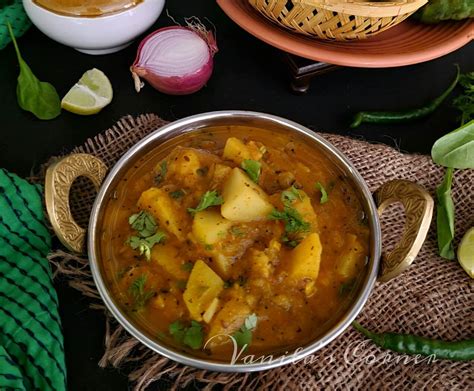 potato-curry-tariwale-aloo-aloo-rasedar-vanitas image