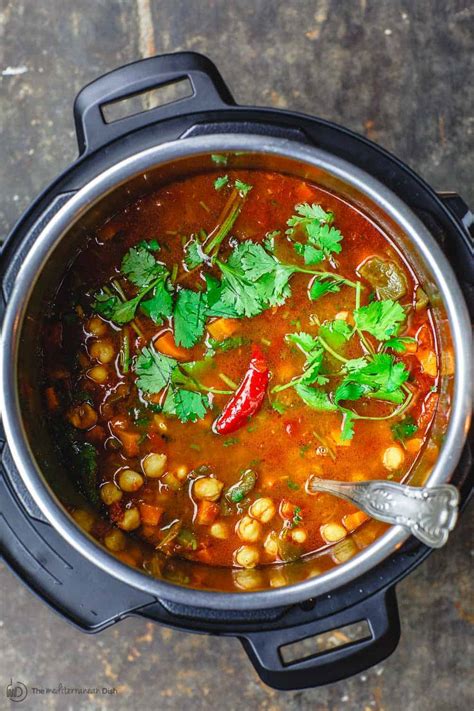 instant-pot-chickpea-soup-stovetop-slow-cooker image