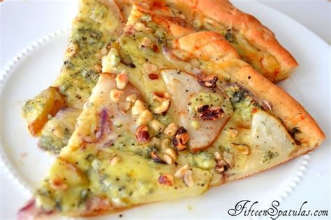 caramelized-pear-and-gorgonzola-pizza-fifteen-spatulas image