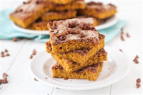 pumpkin-snickerdoodle-snack-cake-recipe-food image
