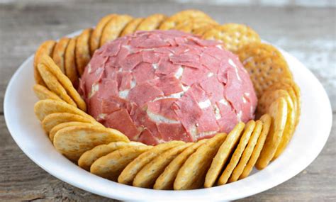 cheese-ball-the-farmwife-cooks image