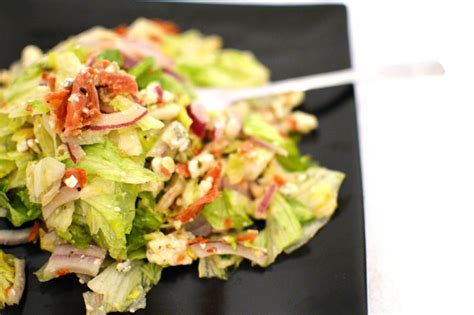 copycat-maggianos-salad-that-square-plate image