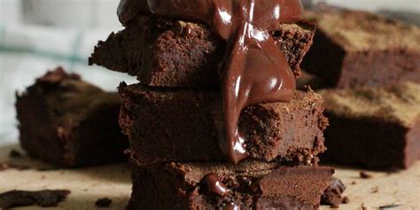 dutch-oven-brownies-oven-campfire-ovenspot image