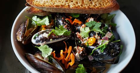 mussels-with-beer-and-sofrito-recipe-today image
