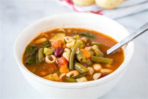 olive-garden-minestrone-soup-recipe-food-fanatic image