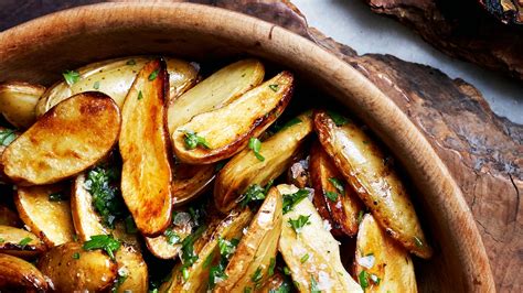 lemon-and-parsley-skillet-roasted-fingerling-potatoes image