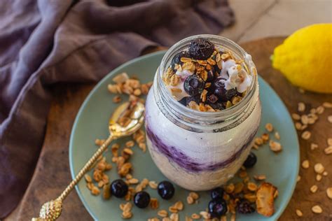 almond-milk-overnight-oats-a-kind-spoon image