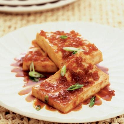 braised-tofu-in-caramel-sauce-tau-hu-kho image