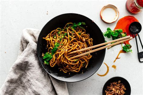 5-minute-easy-weeknight-pantry-chili-noodles image