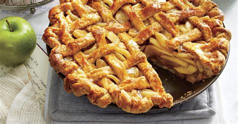 20-inviting-apple-pies-for-every-fall-occasion image