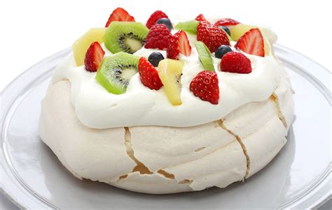 healthier-traditional-pavlova-healthy-food-guide image
