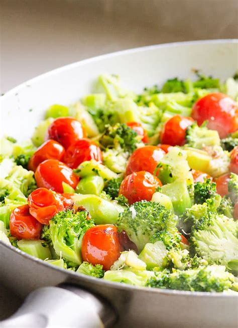 sauted-garlic-broccoli-with-tomatoes-ifoodrealcom image