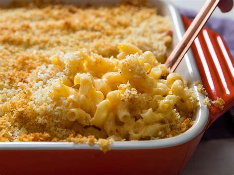 classic-baked-macaroni-and-cheese-casserole-with image