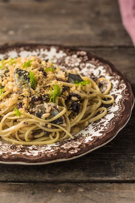 pasta-con-le-sarde-recipe-great-italian-chefs image