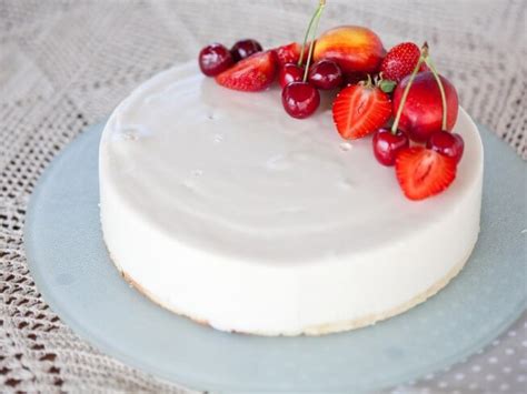 mary-todd-lincolns-vanilla-almond-cake image