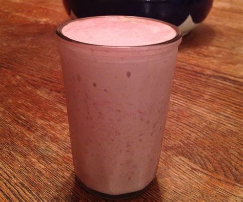 how-to-make-a-really-good-raspberry-milkshake image