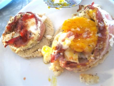 baked-eggs-in-bacon-rings-cooking-up-a-storm image