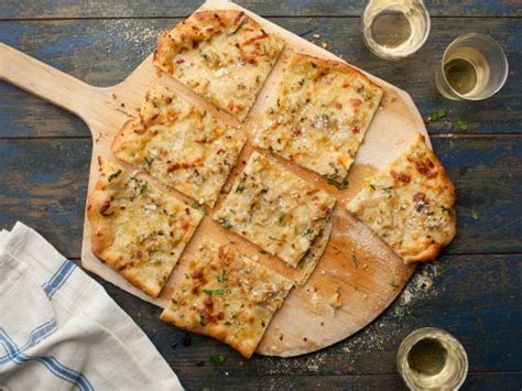 new-haven-style-white-clam-pizza-recipes-cooking image