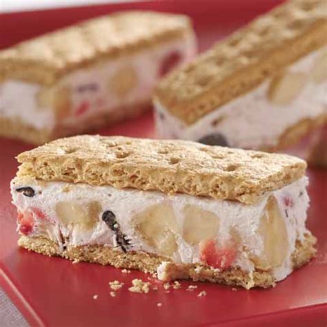 banana-berry-frozen-yogurt-bars-snackworks-us image
