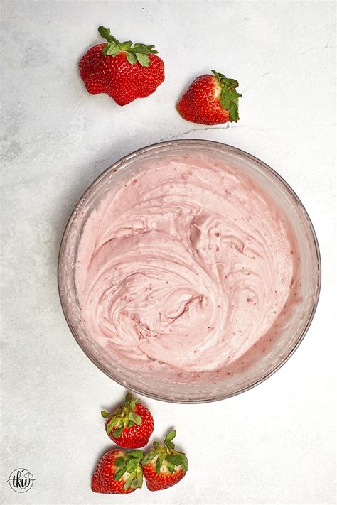 the-most-amazing-fresh-strawberry-frosting image