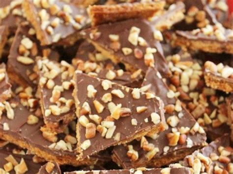 chocolate-caramel-graham-crackers-recipe-and-nutrition image