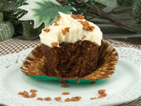 gingerbread-cupcakes-with-orange-icing-afoodieaffair image