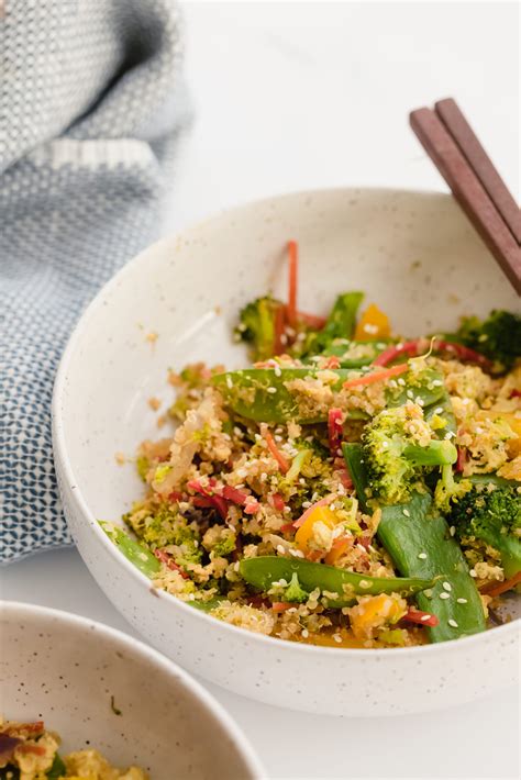 easy-vegetable-stir-fry-with-quinoa-inspiralized image