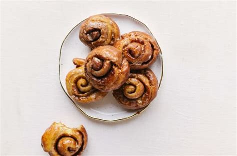 honey-buns-recipe-food-fanatic image