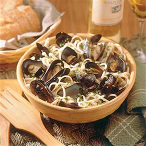 linguine-with-mussels-and-fennel-americas-test-kitchen image