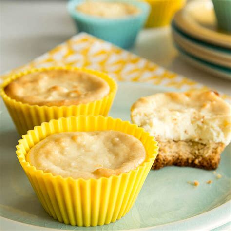 lemon-goat-cheese-cheesecake-bites-recipe-motts image