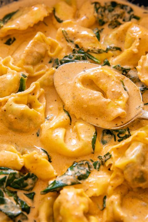 tortelloni-with-creamy-tomato-sauce-and-spinach image