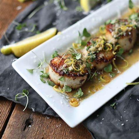 pan-seared-scallops-recipe-with-white-wine-and image