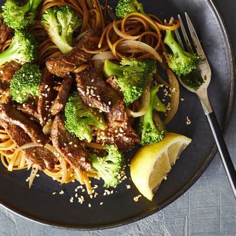 sesame-garlic-beef-broccoli-with-whole-wheat-noodles image