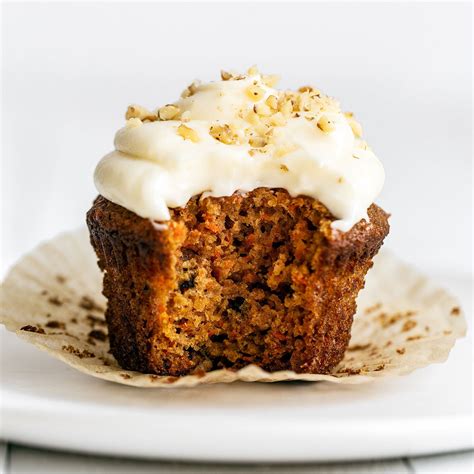 perfect-carrot-cake-cupcakes-handle-the-heat image