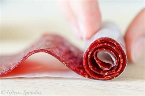 strawberry-fruit-roll-ups-homemade-real-fruit image
