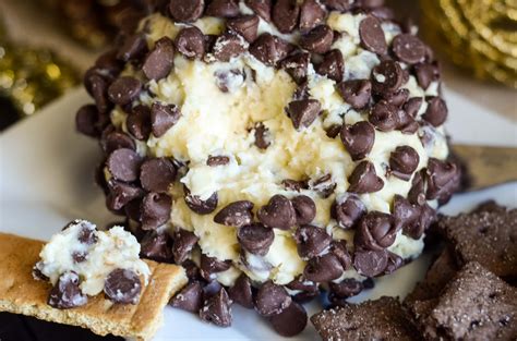 chocolate-chip-cheesecake-ball-mommy-hates-cooking image