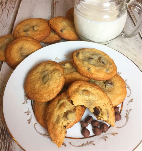 best-damn-easy-chocolate-chip-cookies-recipeteacher image