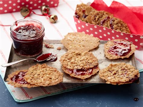 sunny-andersons-oatmeal-and-raspberry-lattice-cookies-fn image