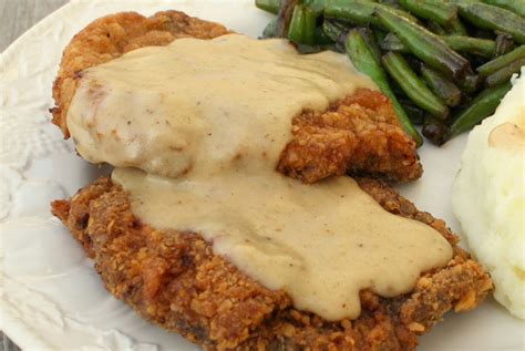 how-to-make-chicken-fried-steak-with-white-gravy image