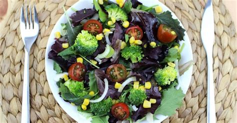 broccoli-salad-with-corn-and-cherry-tomato-love-my image