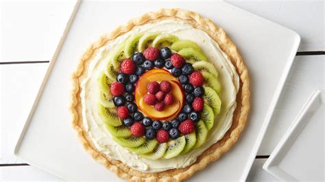 easy-fresh-fruit-dessert-pizza image