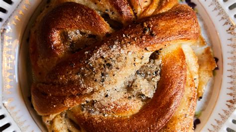 how-to-make-the-cardamom-bun-that-took-new-york image
